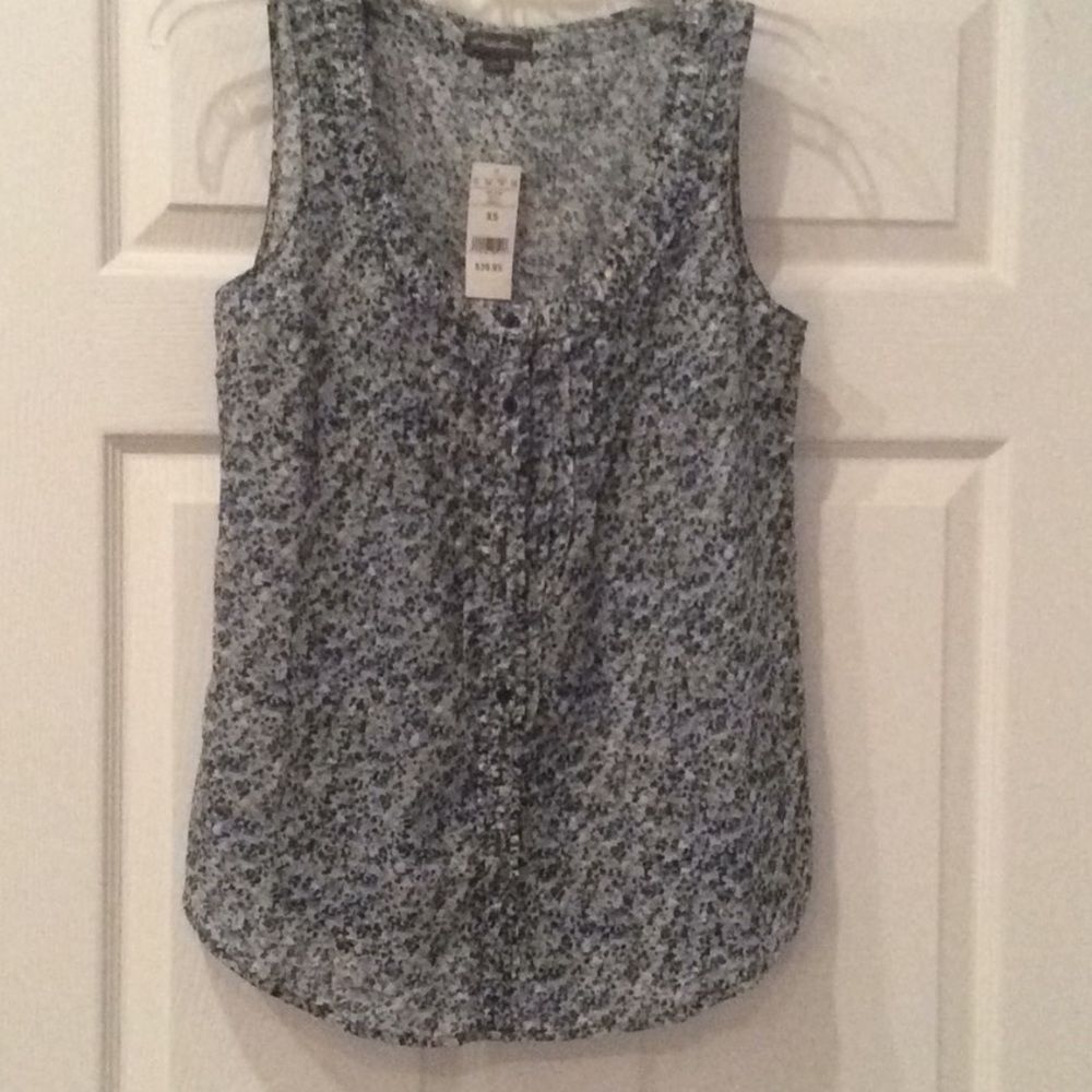 Sleeveless top